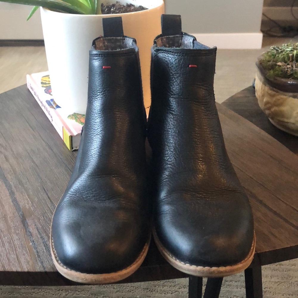 Leather Chelsea boots
